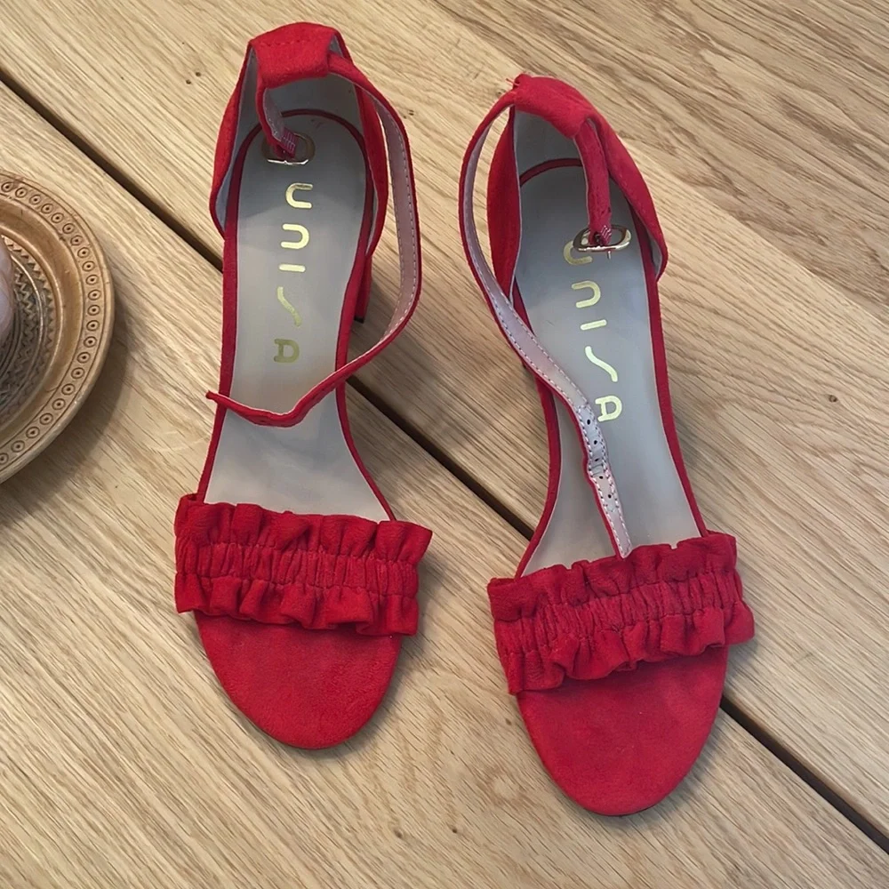 Red Heels - Picture 2 of 4